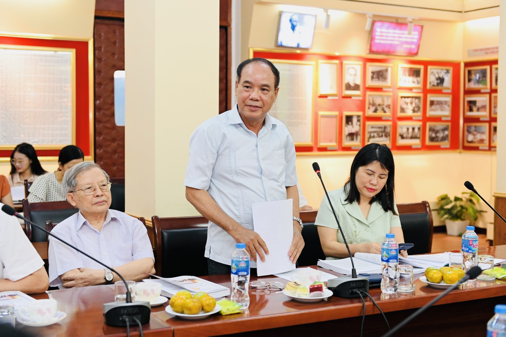 PGS.TS. Ngô Đình Xây, nguyên Vụ trưởng, Vụ Lý luận chính trị, Ban Tuyên giáo Trung ương tham luận tại Hội thảo.