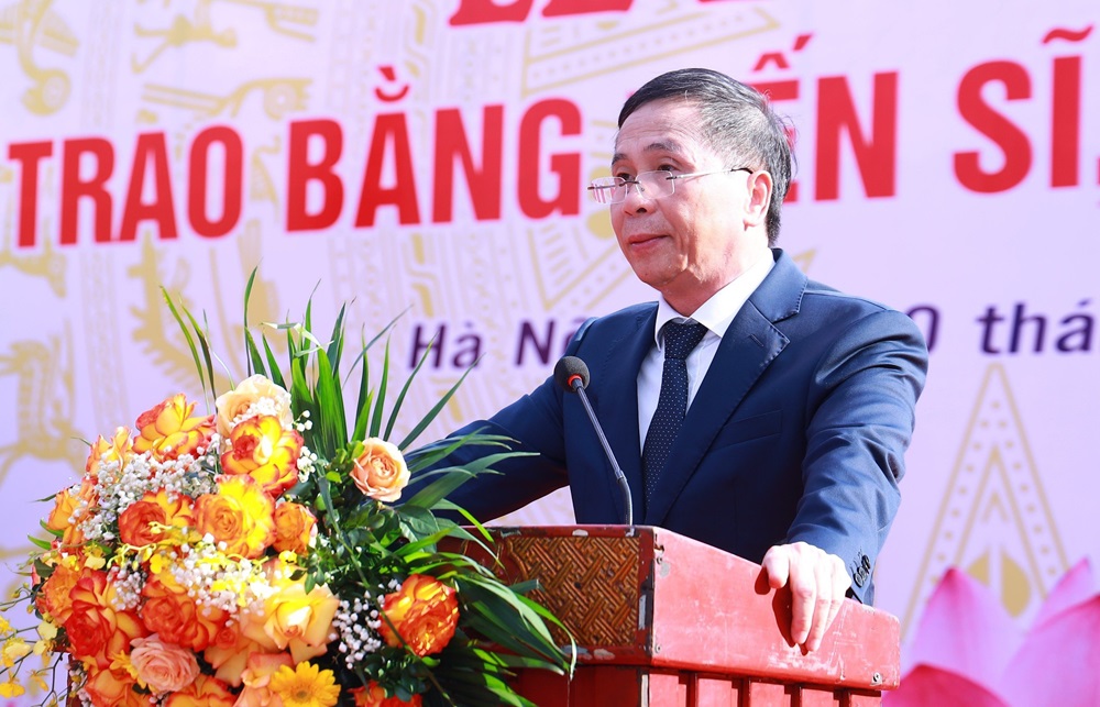 NGƯT. PGS.TS. Triệu Văn Cường, Thứ trưởng Bộ Nội vụ phát biểu ý kiến tại buổi lễ.