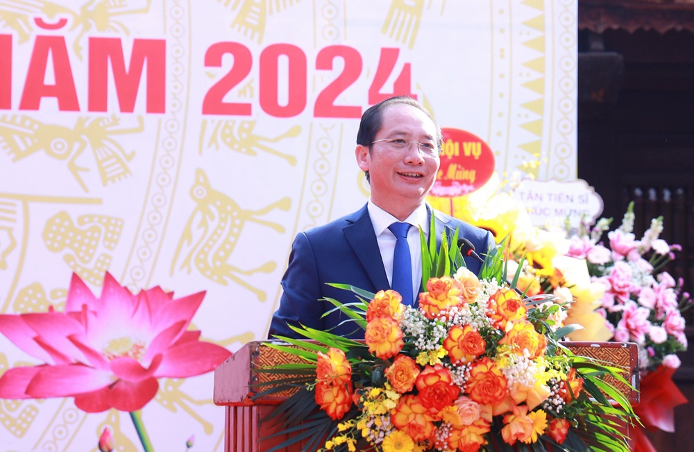  PGS.TS. Nguyễn Bá Chiến, Bí thư Đảng ủy, Giám đốc Học viện Hành chính Quốc gia phát biểu bế giảng.