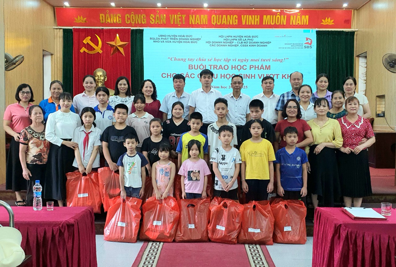 Với thông điệp “Chung tay chia sẻ học tập vì ngày mai tươi sáng”.