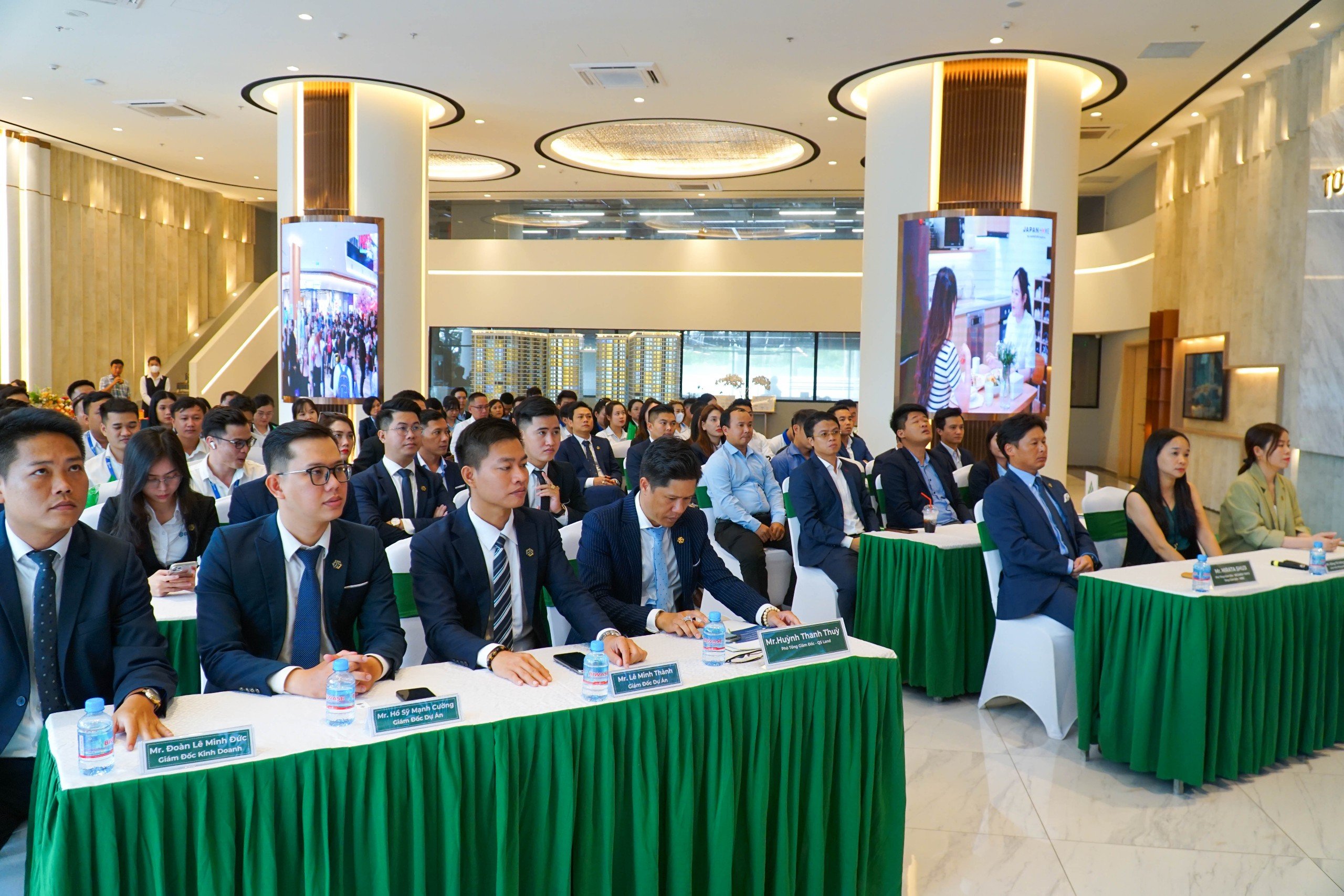 Không khí long trọng của lễ ký kết hợp tác giữa Công ty TNHH Becamex Tokyu và Công ty Cổ phần Đầu tư QS Land