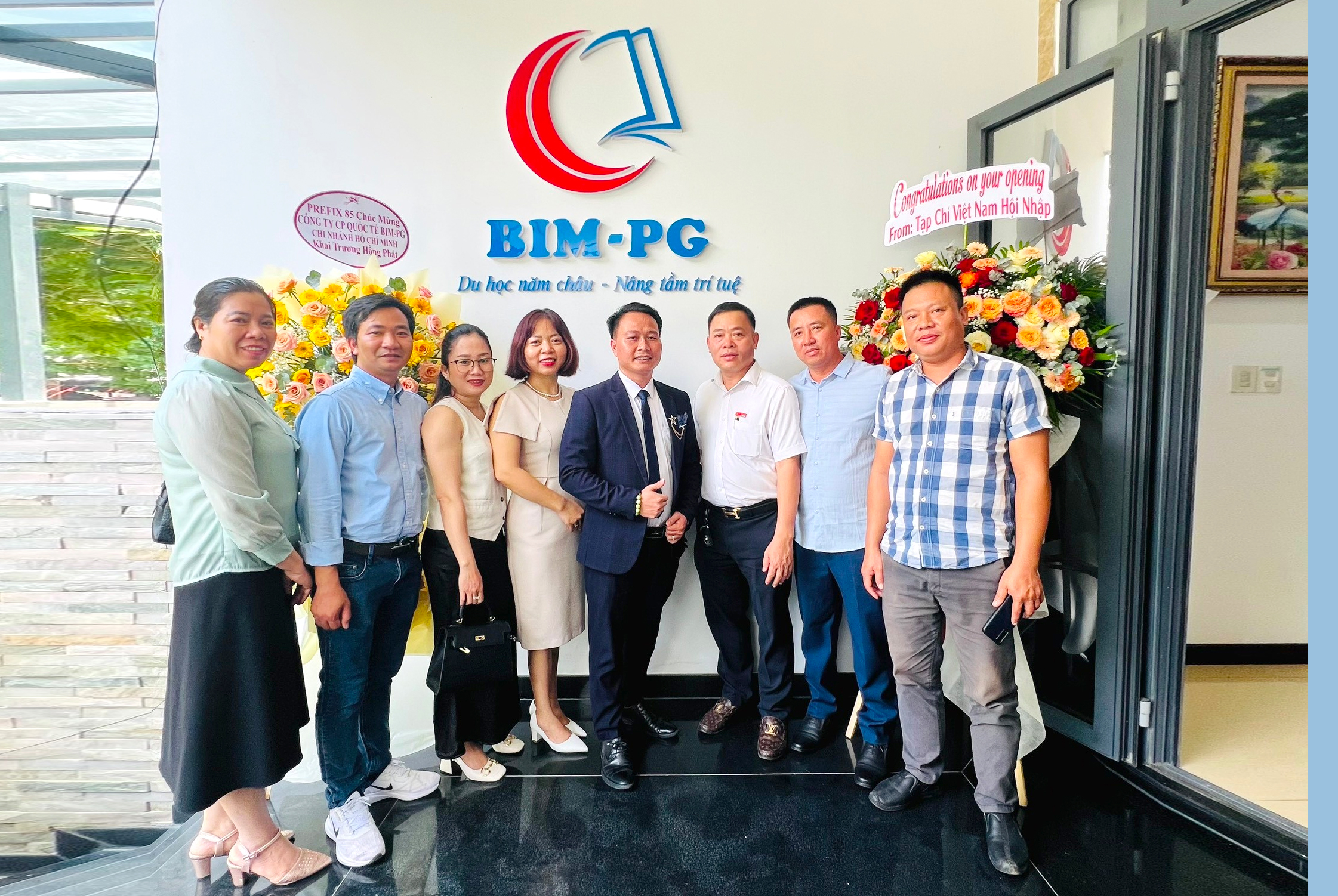 Lãnh đạo BIM - PG trao quyết định bổ nhiệm bà Hà Thị Hiền làm Giám đốc Điều Hành Chi nhánh Văn phòng TPHCM