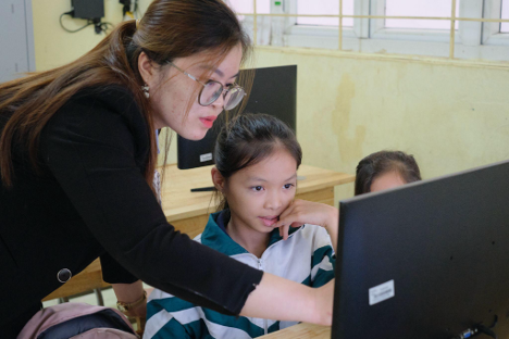 Các thầy cô mỗi ngày đang “chắp cánh” cho ước mơ của các em học sinh