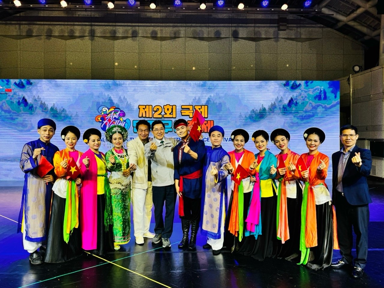 https://vhtt.ninhbinh.gov.vn/public/userfiles/image/25-9-24-6.jpg