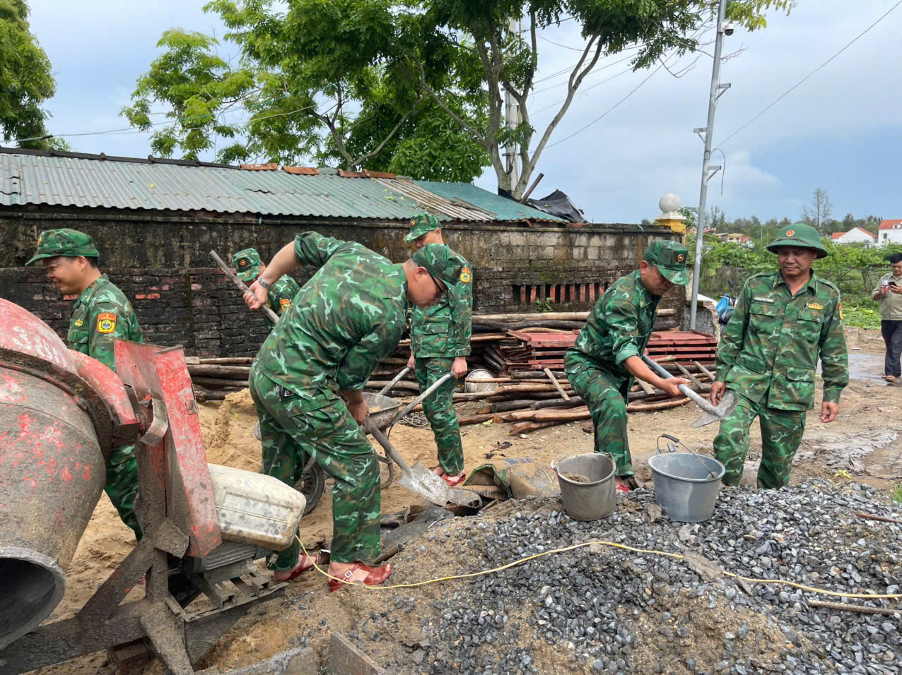 Đơn vị đã hỗ trợ xây dựng 12 căn nhà, sửa chữa bốn căn nhà cho nhân dân, hỗ trợ xây tặng ba nhà tình nghĩa, nhà đồng đội và đại đoàn kết.
