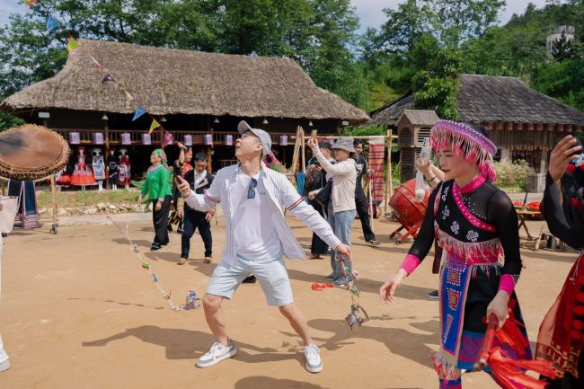 Fansipan ra mắt show diễn thể nghiệm ‘Đỉnh thiêng du ký’ tại 3 địa điểm, 3 độ cao của nóc nhà Đông Dương