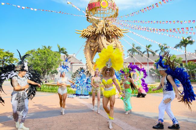 Show diễn khuấy động không khí hè tại Sun World Ha Long
