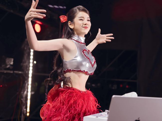“Khơi mạch nguồn Di sản – Vững bước Kỷ nguyên mới”: Sân khấu thăng hoa cùng Hà Nhi, DJ Mie và Tiêu Minh Phụng