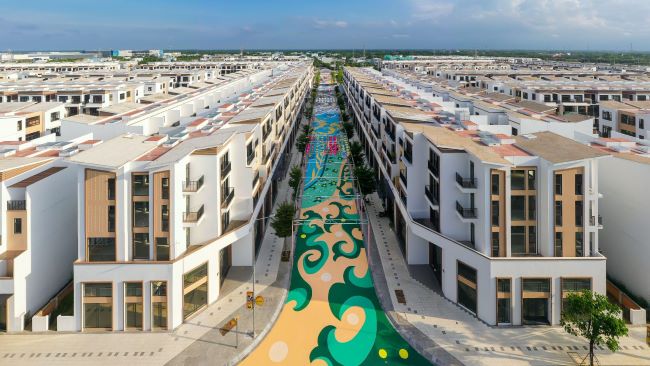Tuyến phố đi bộ Millennia Journey đang được hoàn thiện. Đây là một trong hai hạng mục điểm nhấn sẽ được khai trương tại đại nhạc hội ngày 9/8 tới đây.