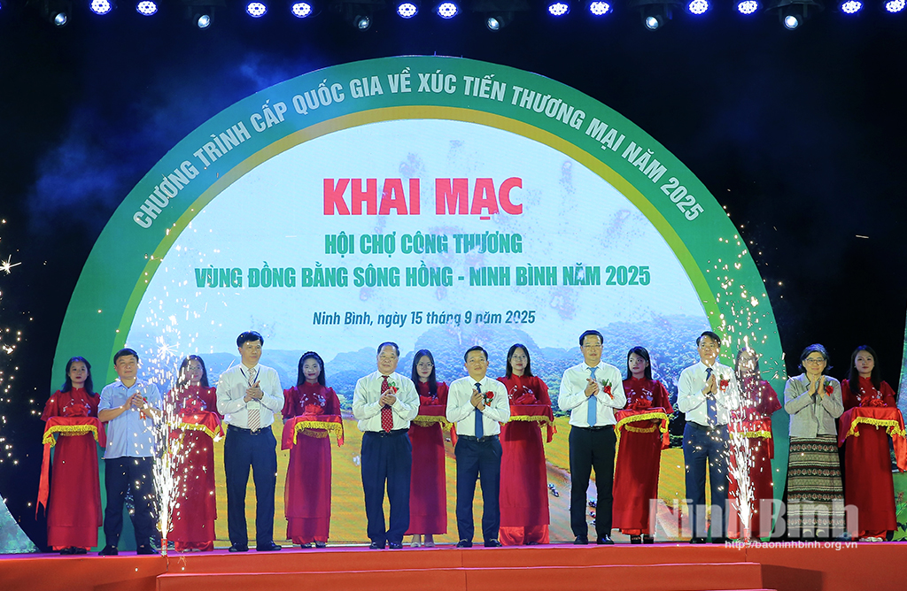 https://cdncongthuong.quangtrung.vn/static_files/host/images/2025/09/15/hoi-cho-4-e5f9.jpeg