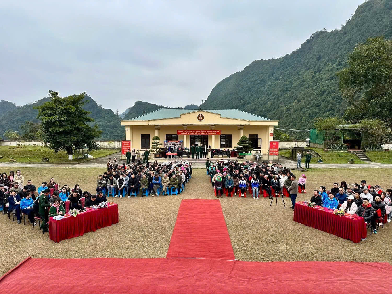 Chương trình hàng năm được diễn ra đều đặn, với tình thần bồ đội và nhân dân cùng bảo vệ biên cương.