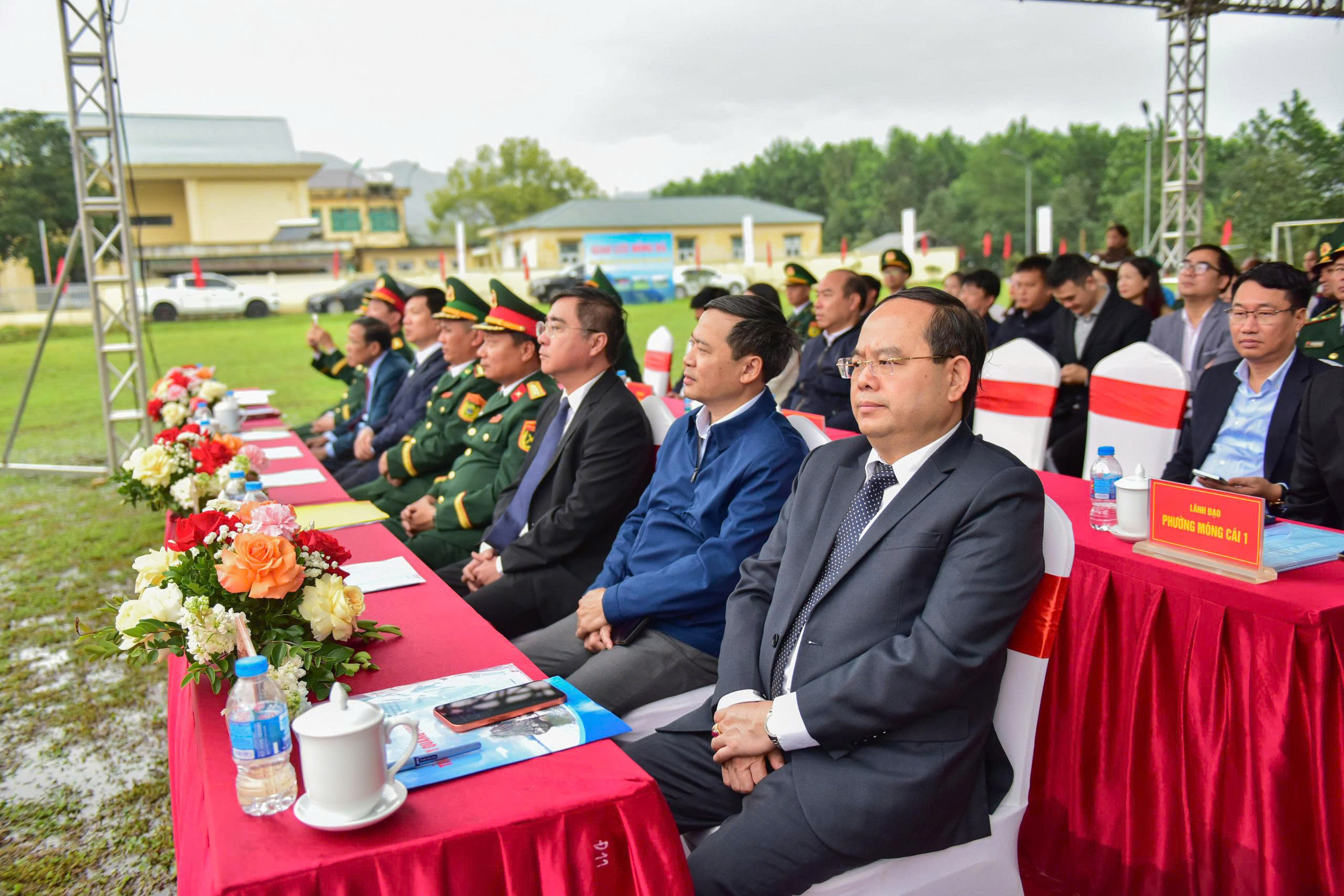 Đồng chí Quản Minh Cường, Bí thư Tỉnh ủy, Trưởng Đoàn ĐBQH tỉnh Quảng Ninh tham dự chương trình.