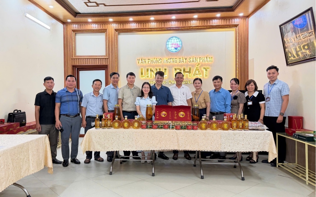HTX nông nghiệp trên địa bàn tỉnh Ninh Bình đẩy mạnh chuyển đổi số 2 HTX nông nghiệp trên địa bàn tỉnh Ninh Bình đẩy mạnh chuyển đổi số