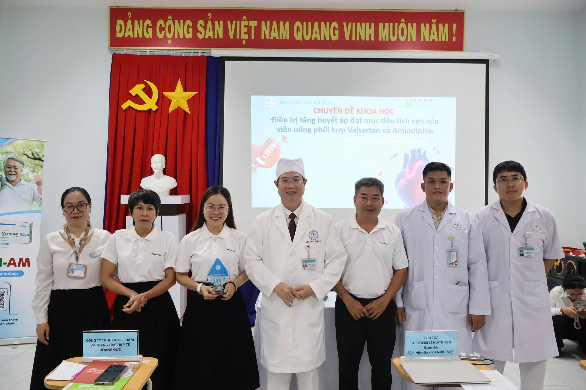With the goal of continuously improving the quality of medical examination and treatment while updating the latest advances in clinical practice, on the afternoon of June 11, 2026, Ninh Thuan General Hospital organized a scientific professional seminar attended by physicians and healthcare professionals from across the hospital. 