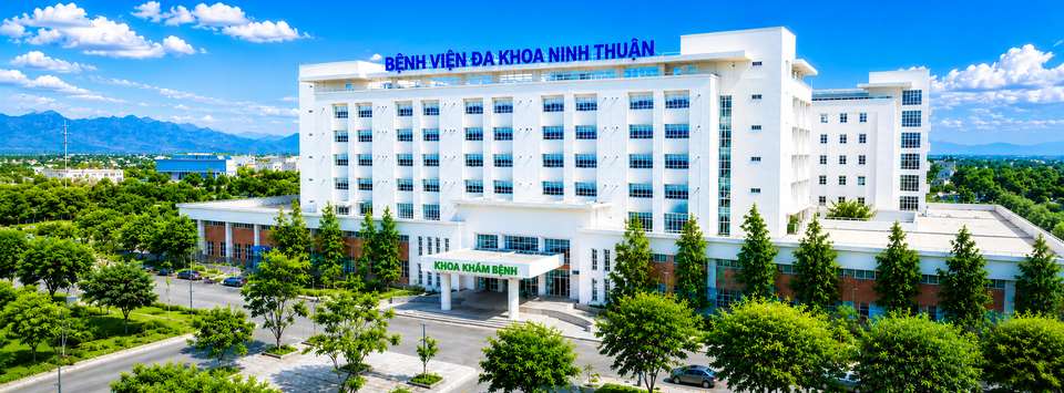 Ninh Thuan General Hospital is equipped with modern, spacious facilities that effectively meet the healthcare needs of people in the South Central Coastal provinces and cities. 